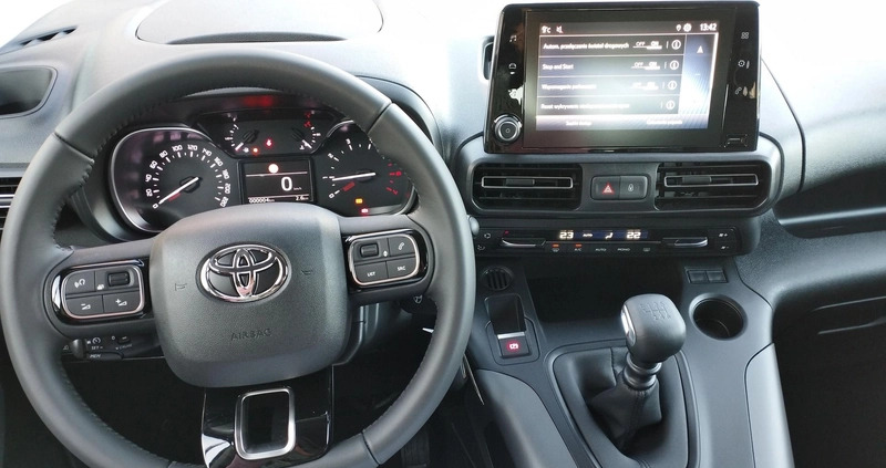 Toyota Proace City Verso cena 147000 przebieg: 4, rok produkcji 2023 z Międzybórz małe 191